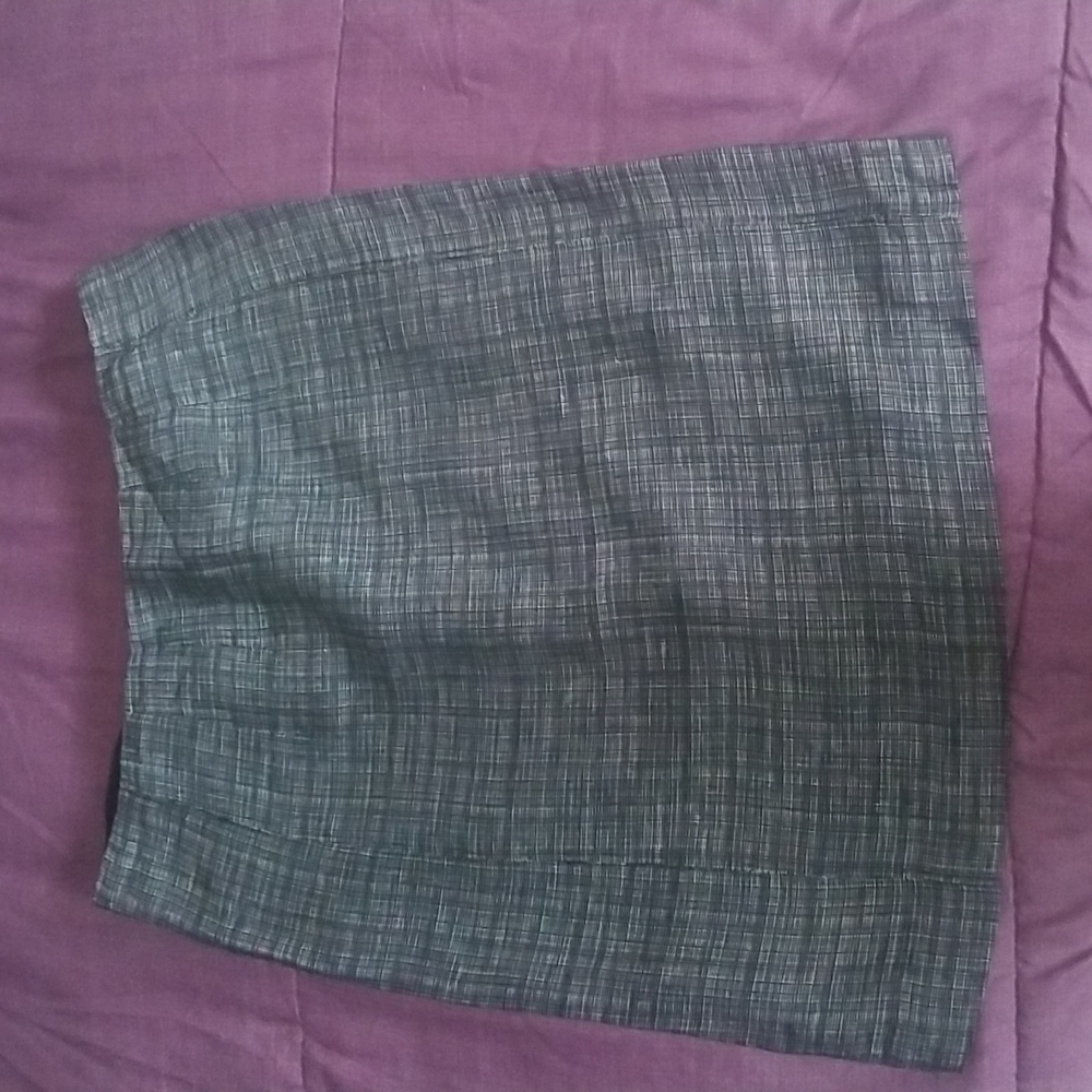 Very Nice work skirt brought off Poshmark. Never worn by me, it's too big.